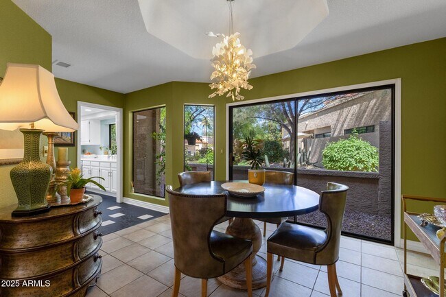 Building Photo - 10591 E Saddlehorn Dr