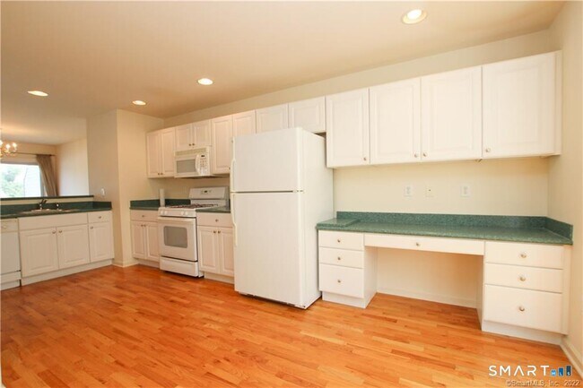 Building Photo - 904 Sienna Dr