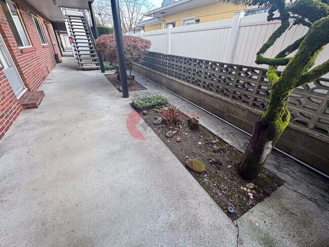 Building Photo - 1628 10th Avenue