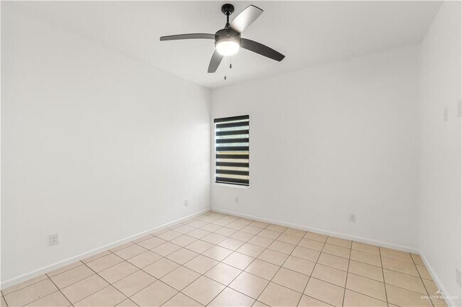 Building Photo - 418 N 3rd St