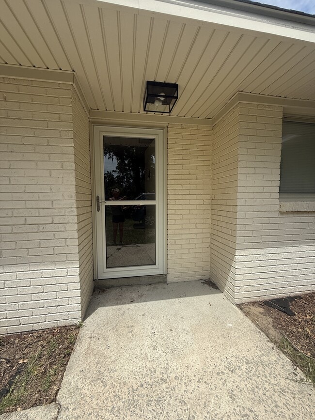 Building Photo - 2803 Smilax Ave