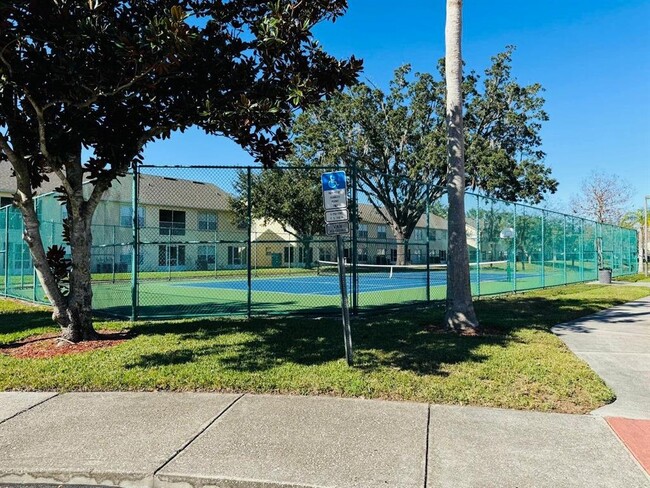 Building Photo - 2870 Club Cortile Cir