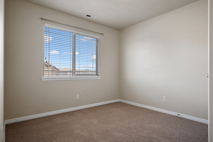 Bedroom 2 - 3585 E Rock Creek Rd #11