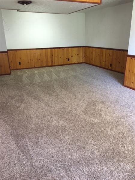 Building Photo - 640 Woodvue Ln
