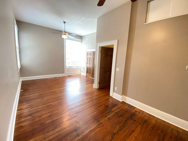 Building Photo - Kerr St 694-696 GW2