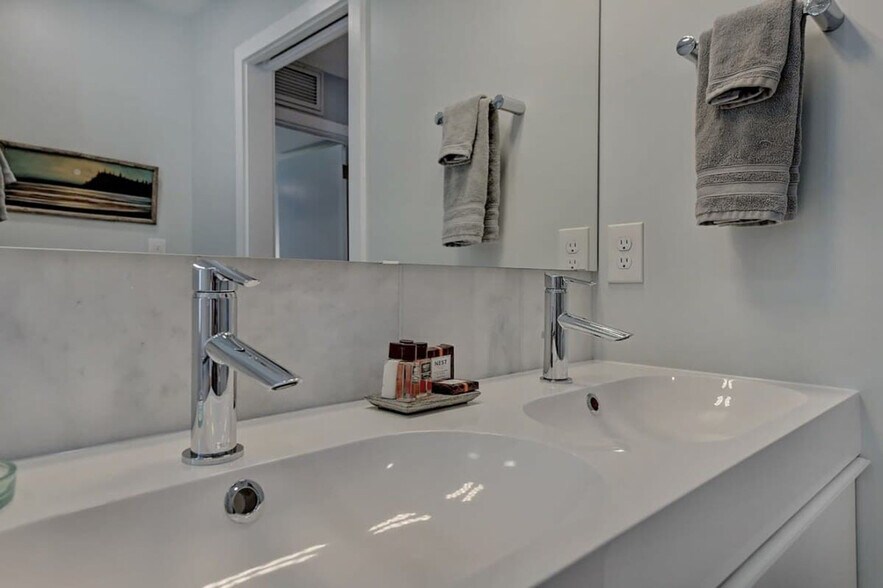 Building Photo - 510 Queens Rd