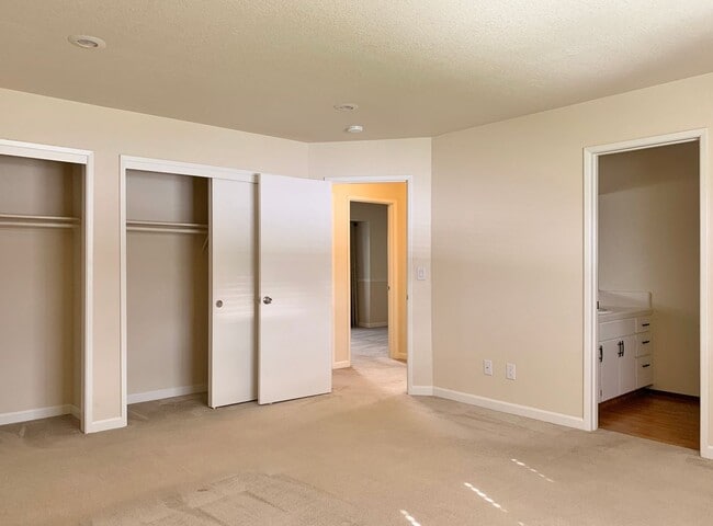 Building Photo - Single Story Home in Hollister
