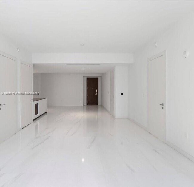 Building Photo - 300 Biscayne Blvd Way