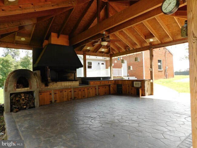 Building Photo - 43160 Evans Pond Rd