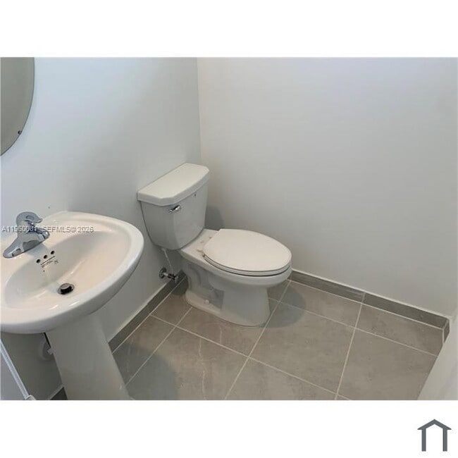 Building Photo - 2667 SE 28th Dr