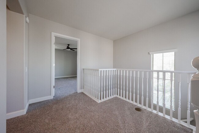 Building Photo - 16039 N 19th Dr