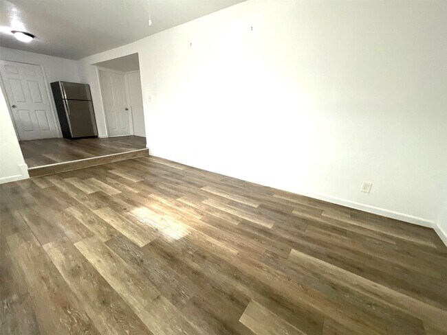 Building Photo - 5523 Avenue O 1/2 Ave