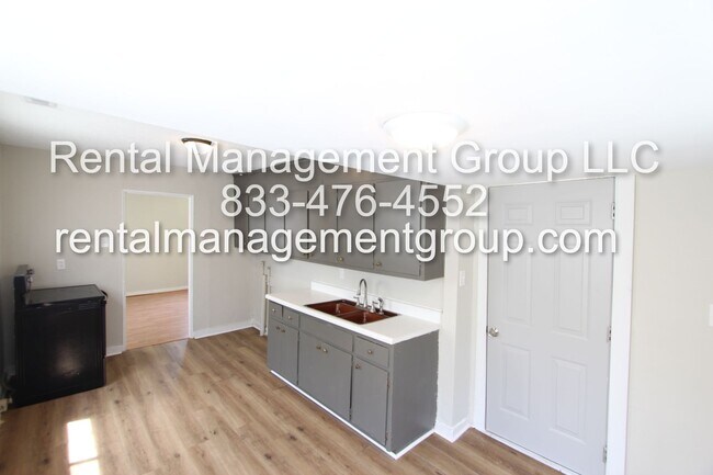 Building Photo - Corner lot with Great Curb Appeal!!