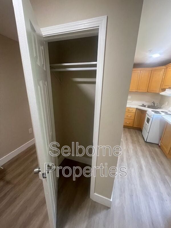 Building Photo - 524 41st St