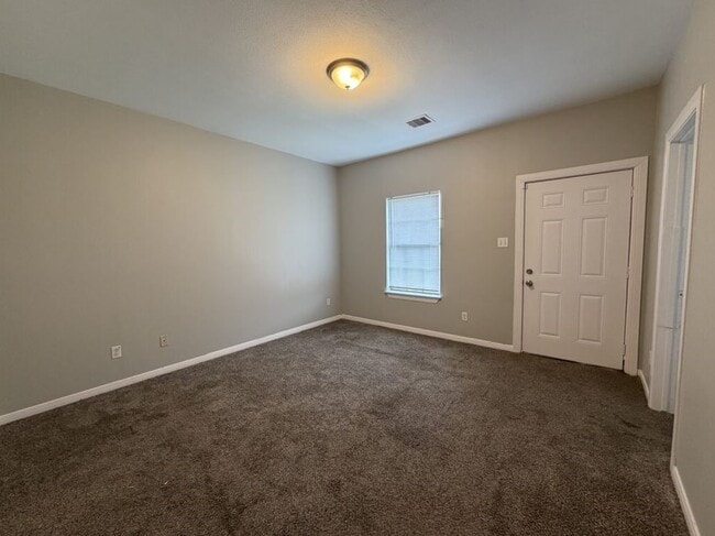 Building Photo - 3118 Barberry Dr