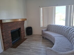 Building Photo - 1177 N Fairfield Rd