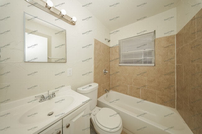 Building Photo - 6217 Drexel Ave