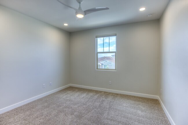 Building Photo - 5545 S Adero Cyn Trl