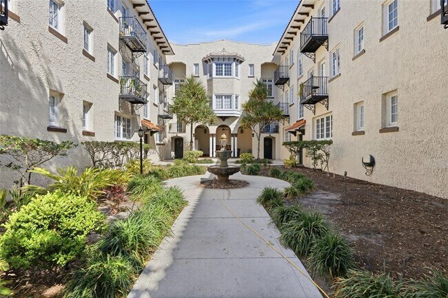 Building Photo - 2117 W Dekle Ave