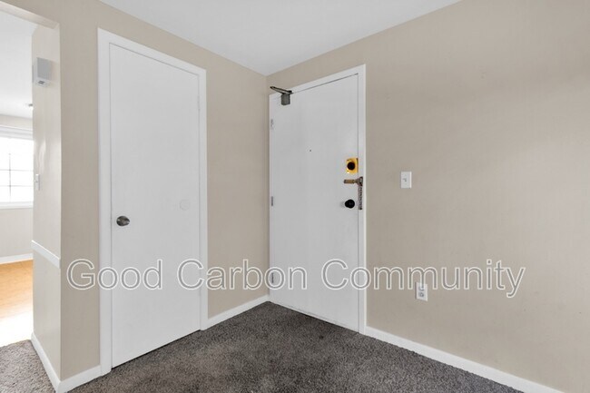 Building Photo - 298 Joe McCarthy Dr