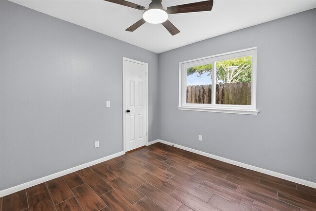 Building Photo - 3238 E Rangecrest Pl