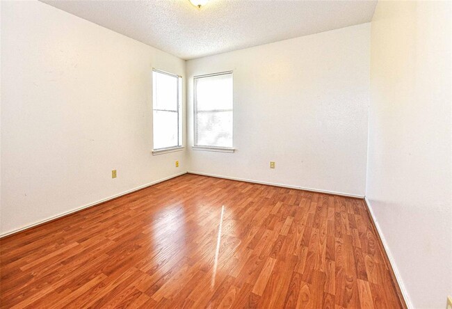 Building Photo - 2108 Waterway Bend