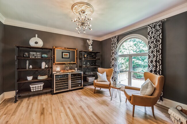 Wine room - 510 Newburgh Way