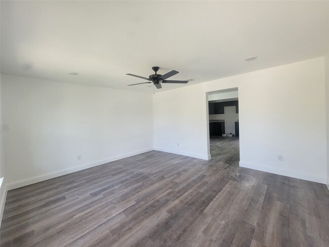 Building Photo - 3024 N Crump St