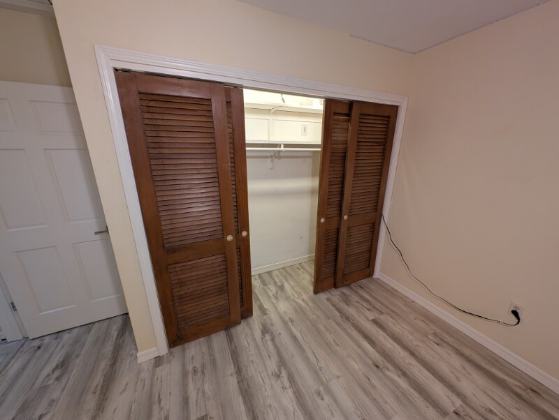 Building Photo - 557 Wilkie St
