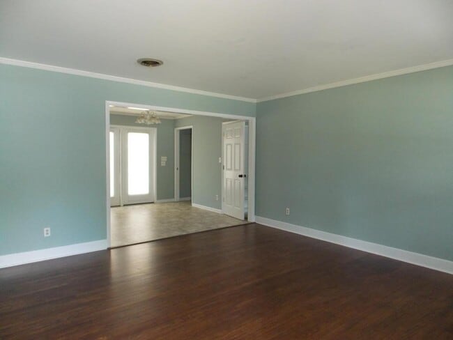 Building Photo - 403 Catherine Ave