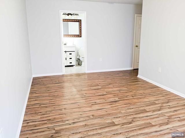 Master Bedroom - 10 Elm Ct