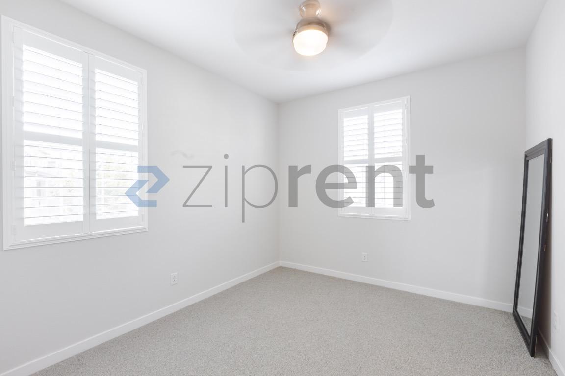 Building Photo - Unit 68101