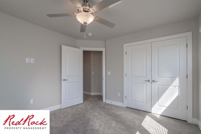 Building Photo - 3 Bedroom Hurricane Townhome With Scenic Views