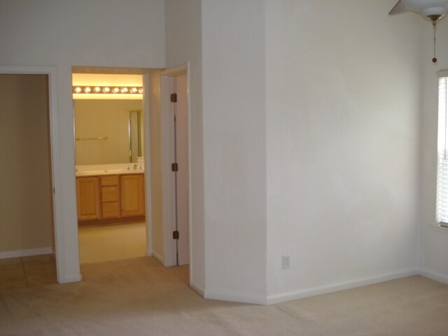 Building Photo - 600 Boone Dr