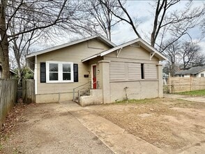 Building Photo - 2320 Wesley Ave SW