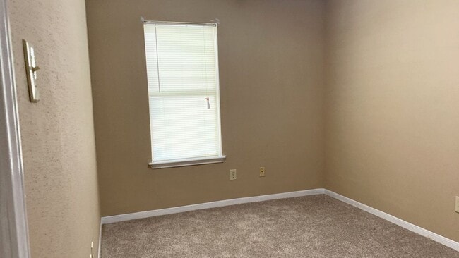 Building Photo - 12500 Brookglade Cir