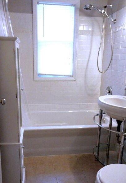 Building Photo - 1526 S 55th St