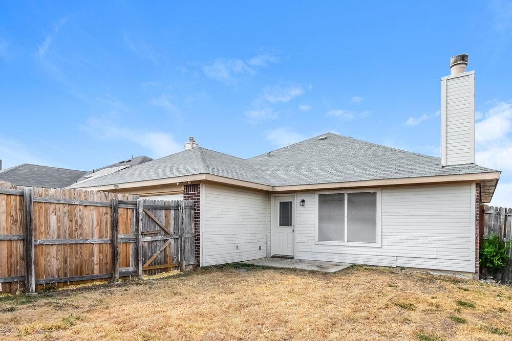Building Photo - 1000 Chelsea Dr