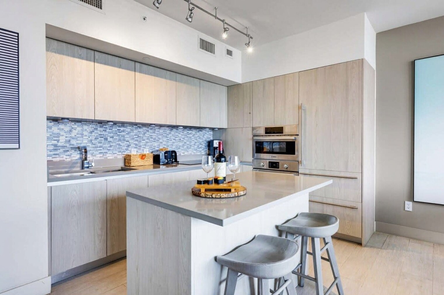 Building Photo - 4112 Jimmy Buffett Mem Hwy