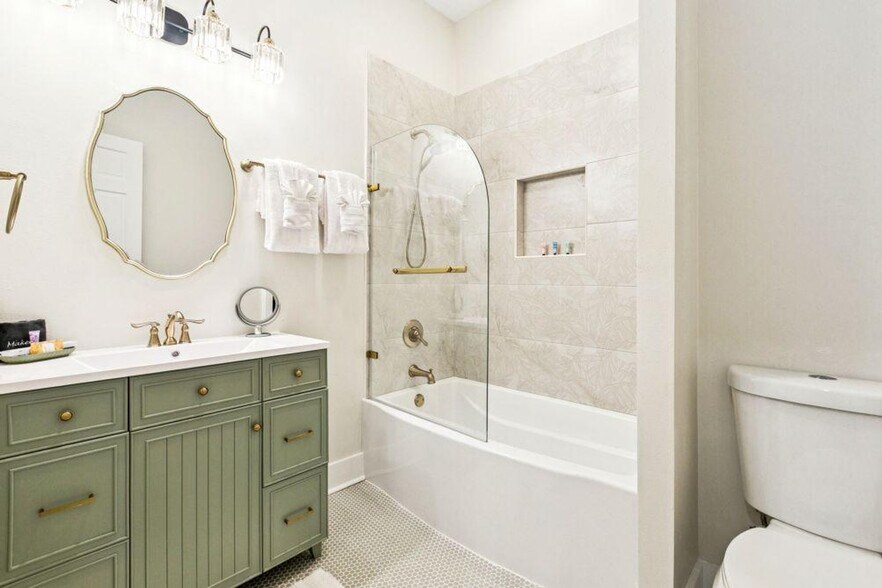 Building Photo - 1725 Robert C. Blakes Sr. Dr