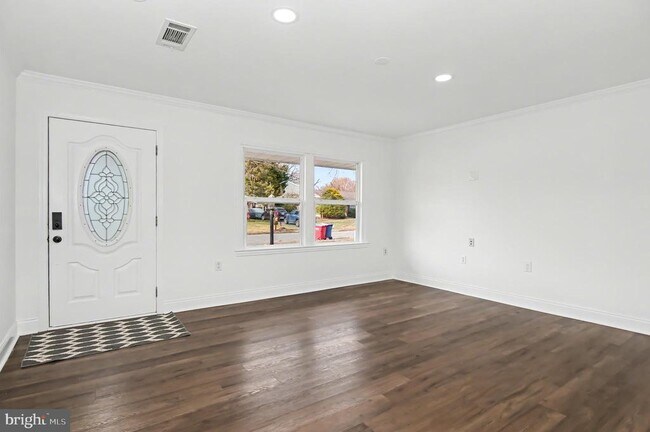 Building Photo - 312 E Gordon St