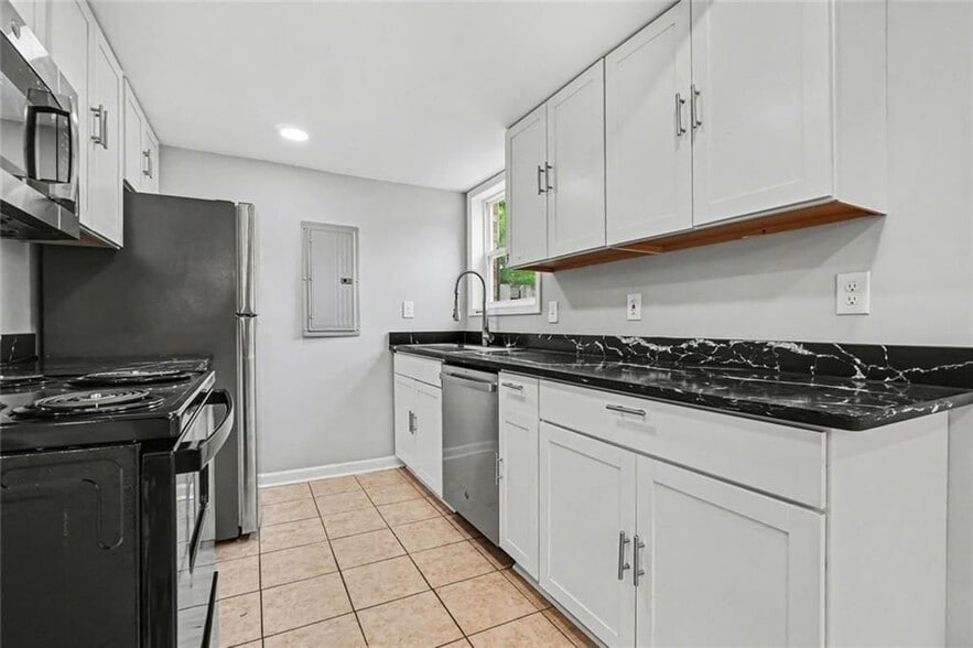 Building Photo - 2952 N Dekalb, A