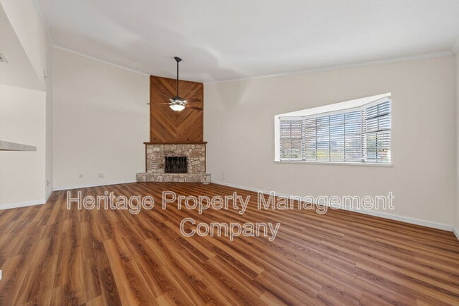 Building Photo - 609 Oak Park Dr