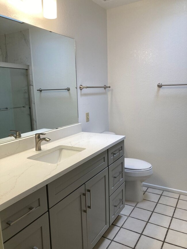 Building Photo - Northwest Townhouse