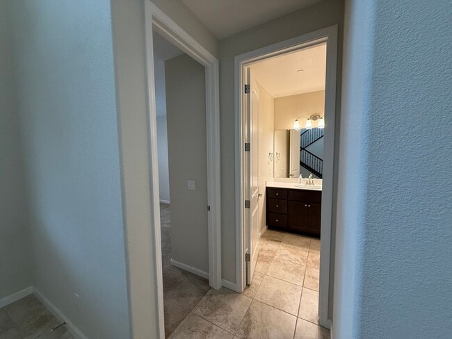 Building Photo - 2021 built two story in Oakdale!