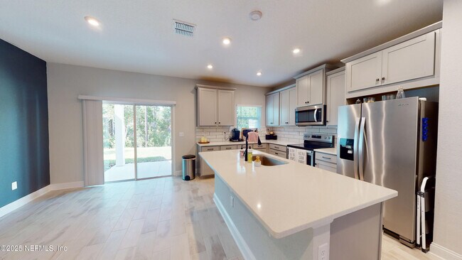 Building Photo - 12079 Calvesta St
