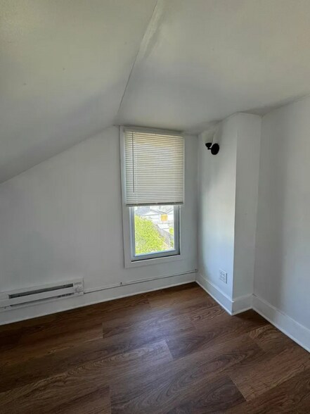 Building Photo - 2540-2542-2542 Steele Ave