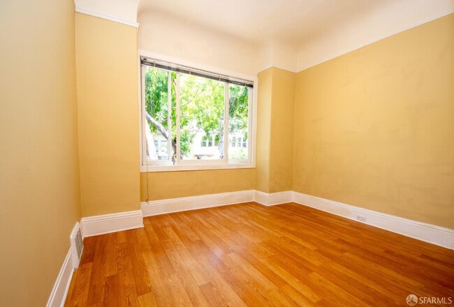 Building Photo - 2760 Folsom St