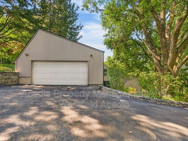 Building Photo - 11107 Gambel Oak Cir
