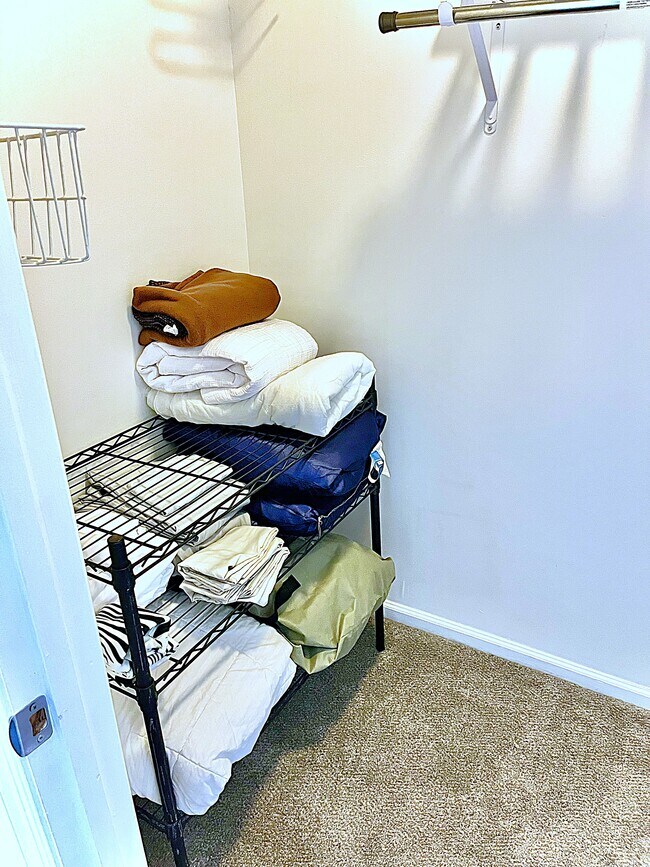 Building Photo - 1809 Crooked Pine Dr